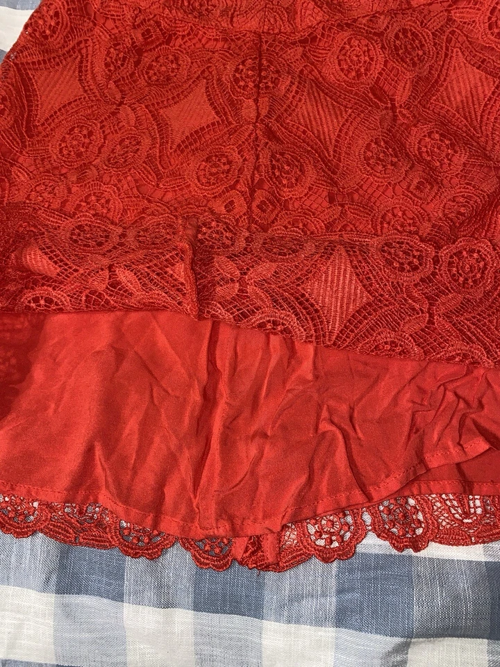 Hollister Red Lace Mini Skirt Size 3 - Image 2 of 4