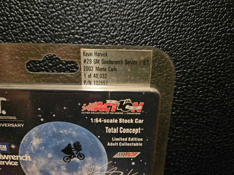 2002 Kevin Harvick #29 GM Goodwrench E.T. NASCAR Director 1/64 Action - Image 3 of 3