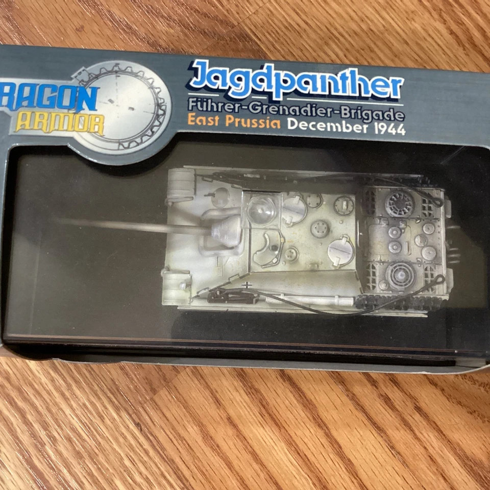 Dragon Armor 1:72 Jagdpanther Fürher-Grenadier-Brigade, East Prussia, Dec 1944 - Image 2 of 3