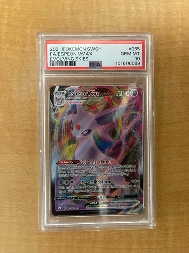 Pokémon TCG Espeon VMAX Holo Ultra Rare Card Evolving Skies 065/203, PSA 10