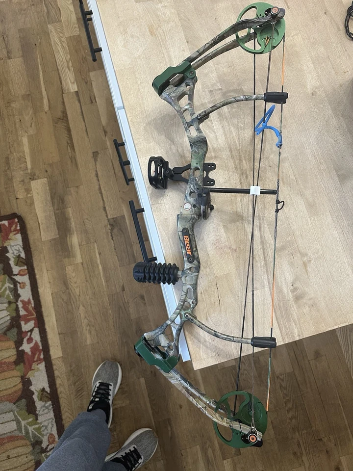 Bear Truth 2 Young Gun Compound Bow.. Right Hand. Excellent Condition - Image 3 of 3