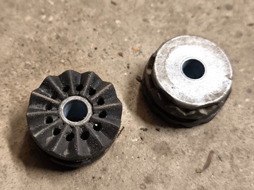 OE BMW 3er E90 E92 335i M3 Ölkühler Gummitülle Halterung SET