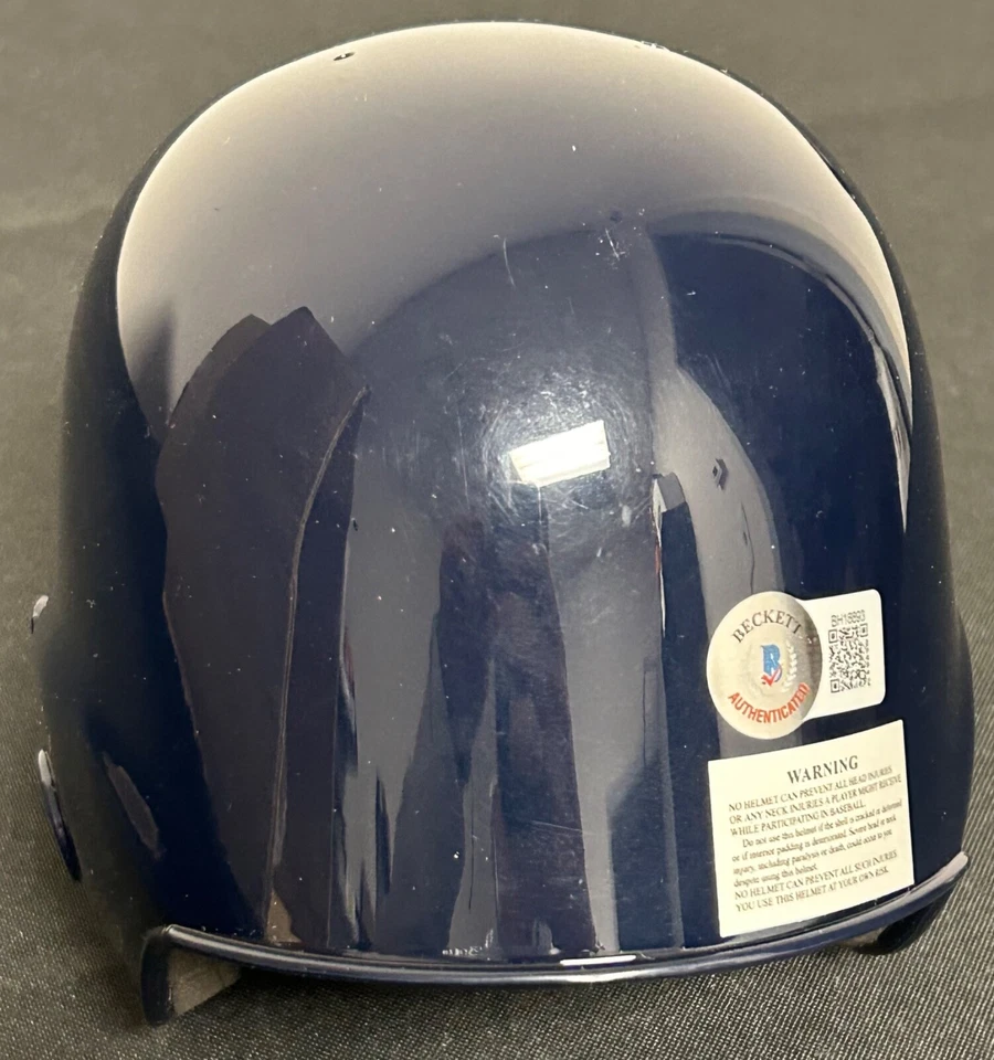 Mini casco de béisbol firmado por Colby Rasmus EE. UU. CERTIFICADO DE AUTENTICIDAD BAJO Foto 2 de 4