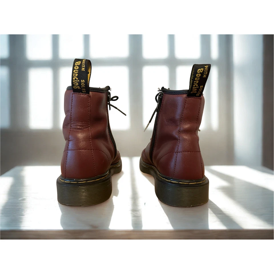 Botas de Combate Dr Martens 1460 J J Junior Talla US 4 Rojo Cereza Cuero Liso 8 Ojos Foto 3 de 4