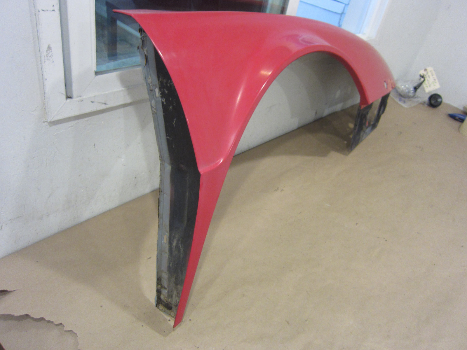 Ferrari Mondial 87 - RH Front Fender - P/N 61743900