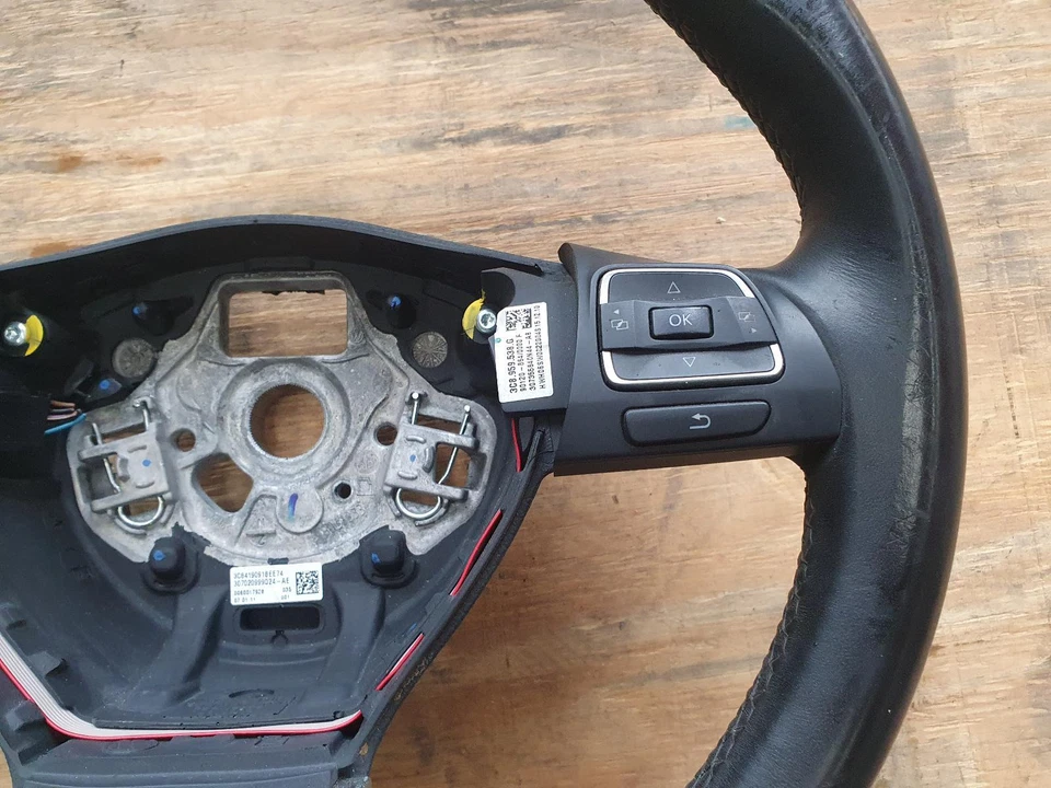 VOLKSWAGEN GOLF STEERING WHEEL LEATHER, STANDARD, NON PADDLE SHIFT TYPE, GEN 6,  - Image 3 of 4