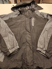 Moerdeng Outdoor Lightweight Men's Winter Hooded Full Zip Coat size XL