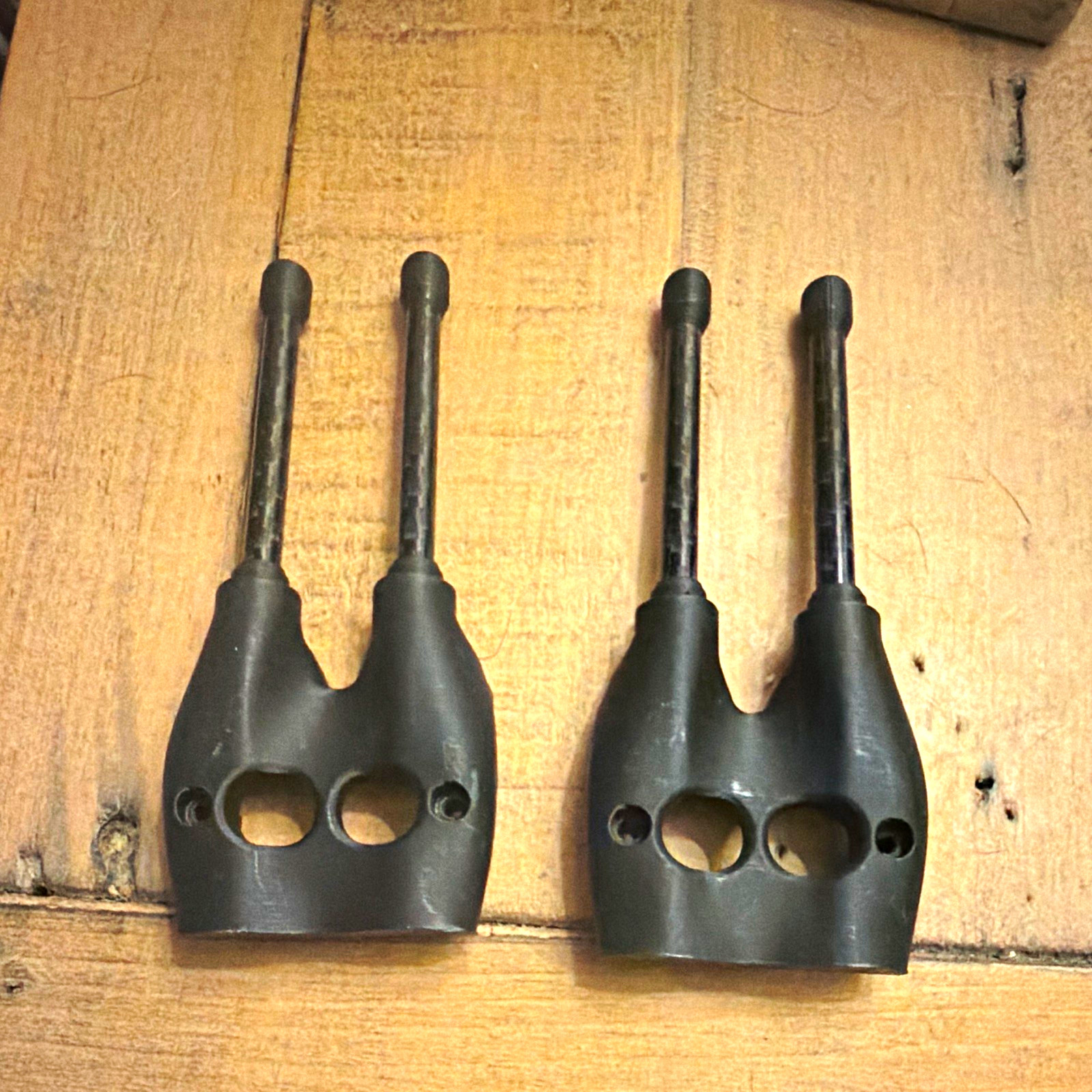 2x fox RX Fishing Rod Snag Ears - Removable Plastic with longer screws