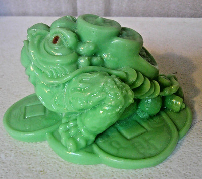 Green Fortune Toad / Frog ~ Fen Shui Figurine ~ 3 Legged ~ No coin ~ Lot 2