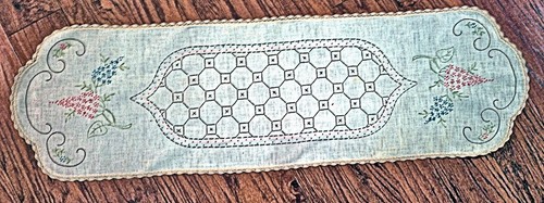 Vtg Table Runner 42" Linen Handmade Lace Embr Flowers Pink Blue French Knots