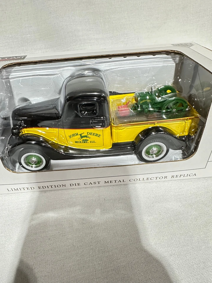 John Deere 1937 Ford Pickup With Waterloo Boy Engine By Speccast 1/24th Scale - Image 2 of 4