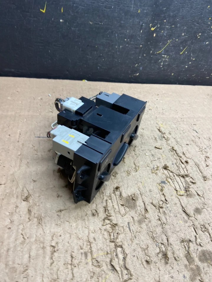 1997 to 1999 Toyota Camry Ac Heater Climate Control T8775 PS - Image 2 of 4