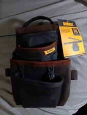 DeWalt DWST550115 12 Pocket Leather Tool Pouch w/ Belt Brand New!