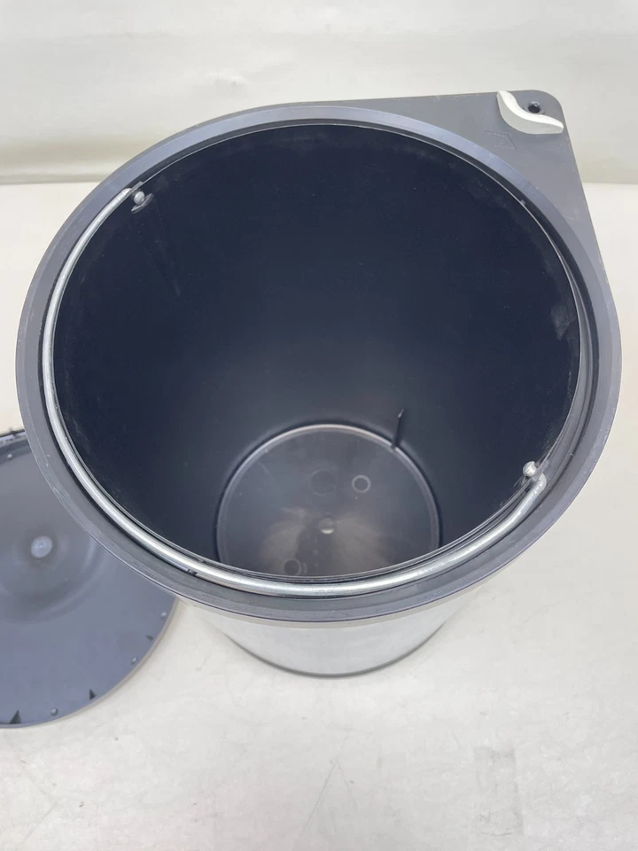 REV A ESTANTE 8-010314-15 ACERO INOXIDABLE 15L PIVOTE DEBAJO DEL FREGADERO CUBO DE BASURA Foto 3 de 4