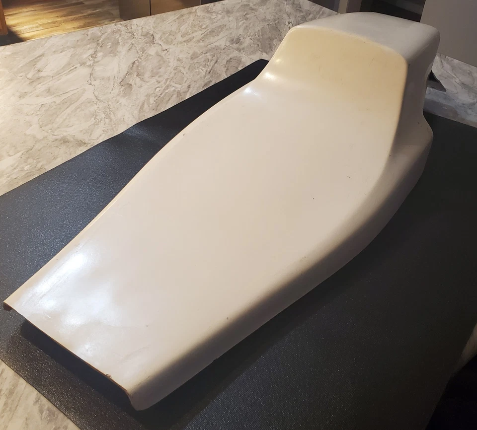 Cafe Racer Tailpiece with Seat and Taillight - Image 4 of 4