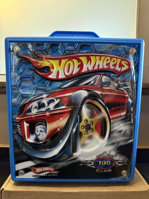HOT WHEELS 2005 3D Rolling Storage Case with Extending Handle - Includes Cars🔥