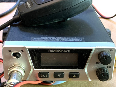 RADIO SHACK  2100164 40 Ch. Citizen Band Transceiver