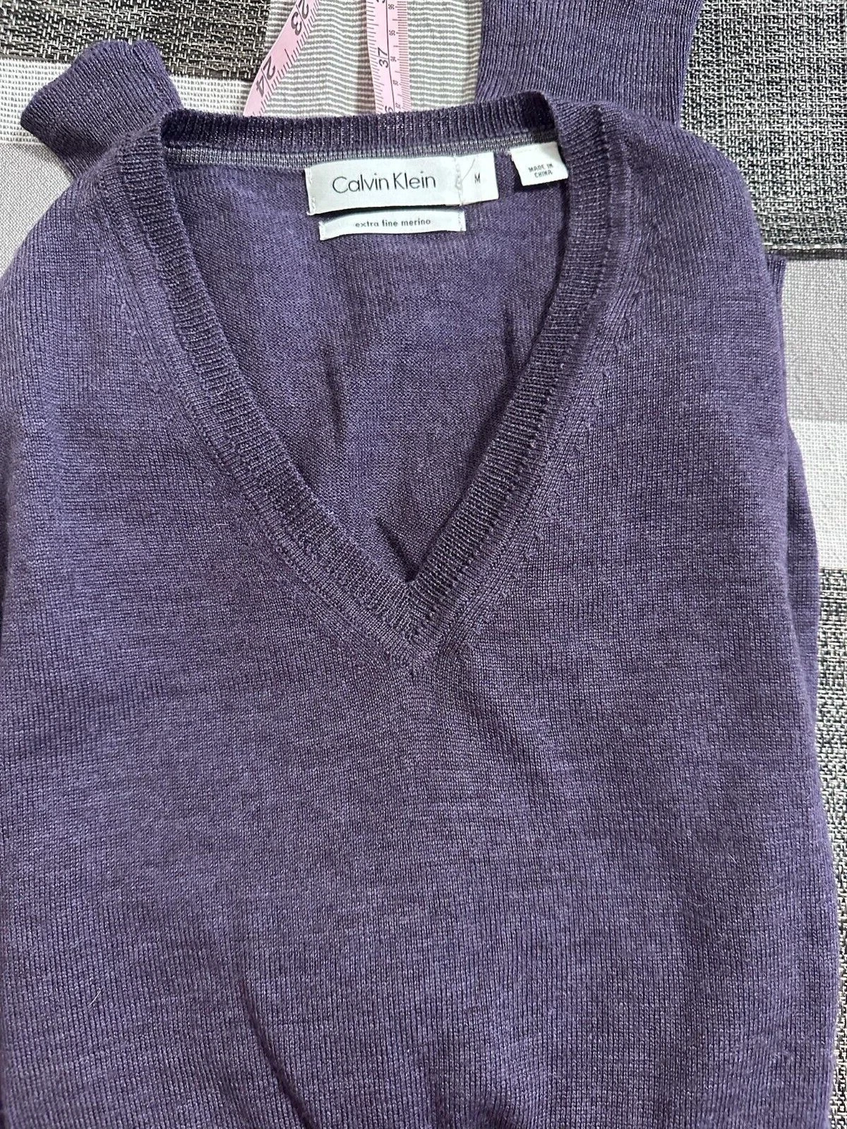 Calvin Klein Purple wool merino wool sweater mens M Medium