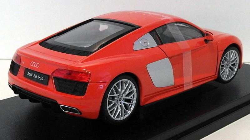 Welly 1/18 Scale Diecast 18052W - Audi R8 V10 - Red - Image 3 of 4