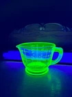 Depression Glass Green Uranium 2 Cup Measure