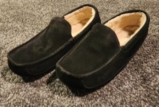 UGG Black Suede Scalloped Moccasin Slippers Mens Size 16 - Used / Good Condition