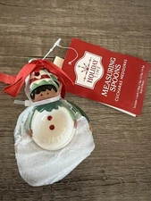 Holiday Time Measuring Spoons Set of 4 White Red Green Christmas NWT