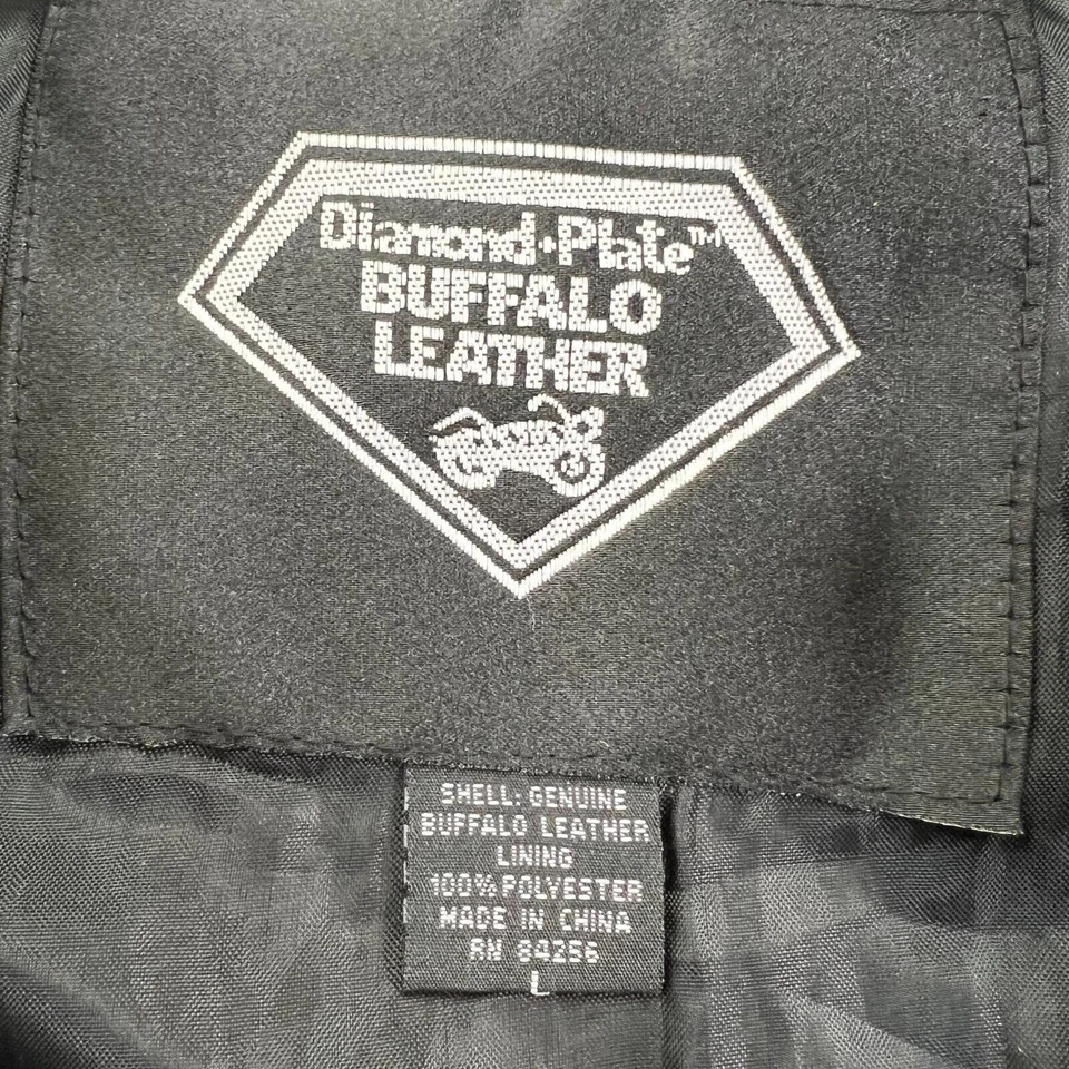 Chaqueta de motocicleta de cuero búfalo de manga larga negra con placa de diamante para hombre talla grande Foto 3 de 4