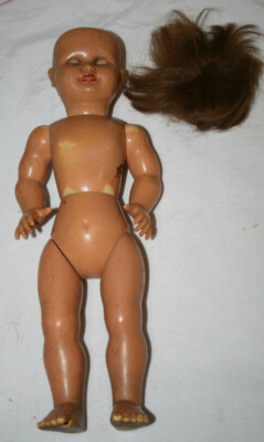 CURIOSO MUÑECO ANTIGUO DE PASTA O SIM ARTICULADO, CIERRA OJOS, AÑOS 40 50, LLORA