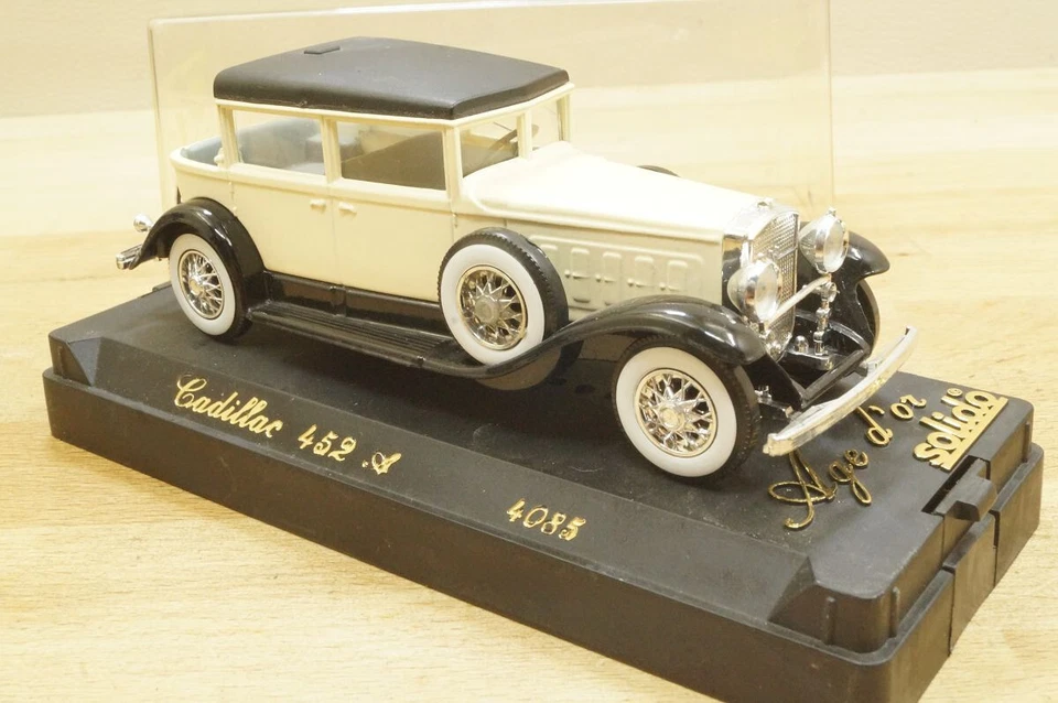 Modello 1:43 Solido 4085 Cadillac V 16 452A 1931 In Beige/Nero Nuovo In OVP - Immagine 2 di 4