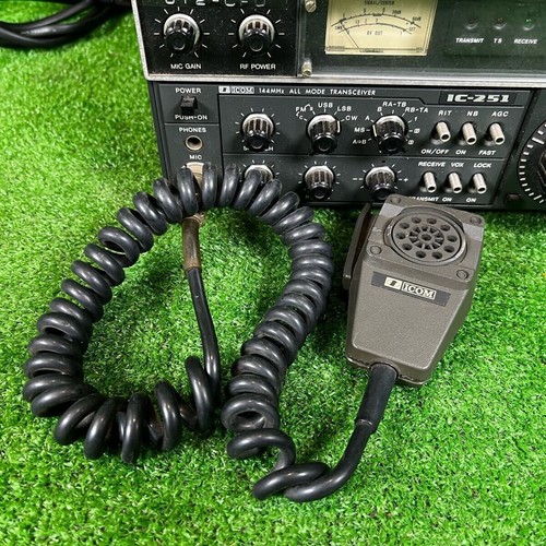 ICOM IC-251 All-mode Transceiver 144MHz Ham Radio power confirmed w/Mic Used - Picture 4 of 7
