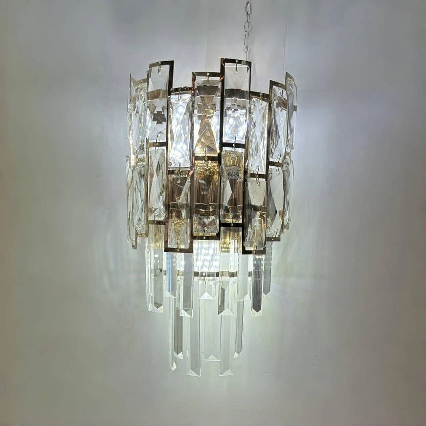 Applique di Design in Cristallo Elegante Attacco E14x3 per Ambienti Moderni - Immagine 4 di 4