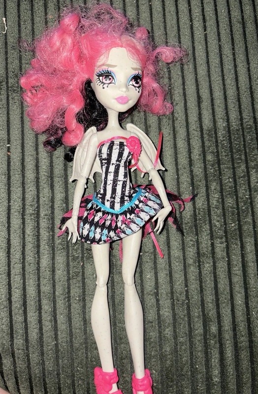 Monster High freak du chic Rochelle goyle Dead Tired 11in Fashion Doll