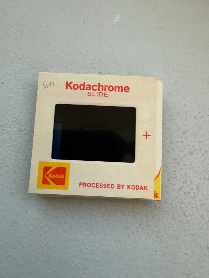 Diapositiva original EL #818 EMD E8A wb Erie Lackawanna Marion OH 1976 acción de carga Foto 3 de 3