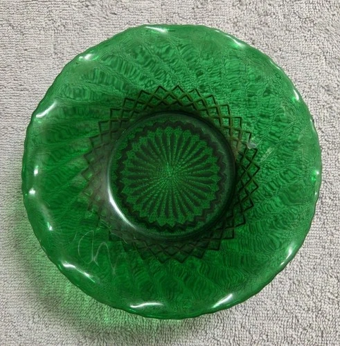 Vintage Anchor Hocking Emerald Green Glass Ruffled Edge Swirl/Diamond 6.5" Bowl