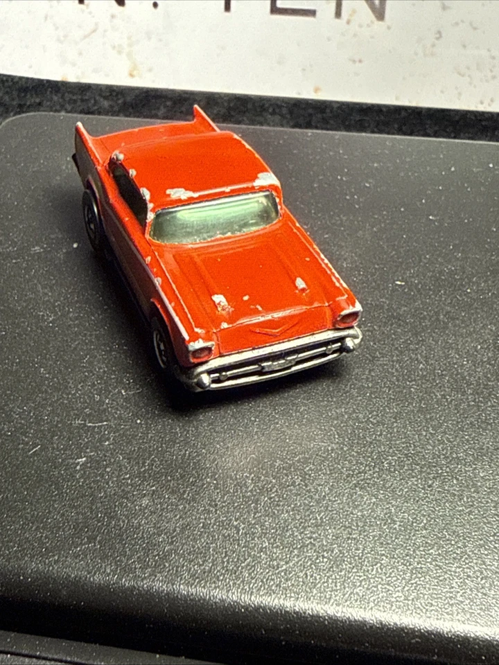 Chevy 1976 Flying Colors rojo Hong Kong fundido a presión Hot Wheels Blackwall '57 vintage Foto 3 de 4