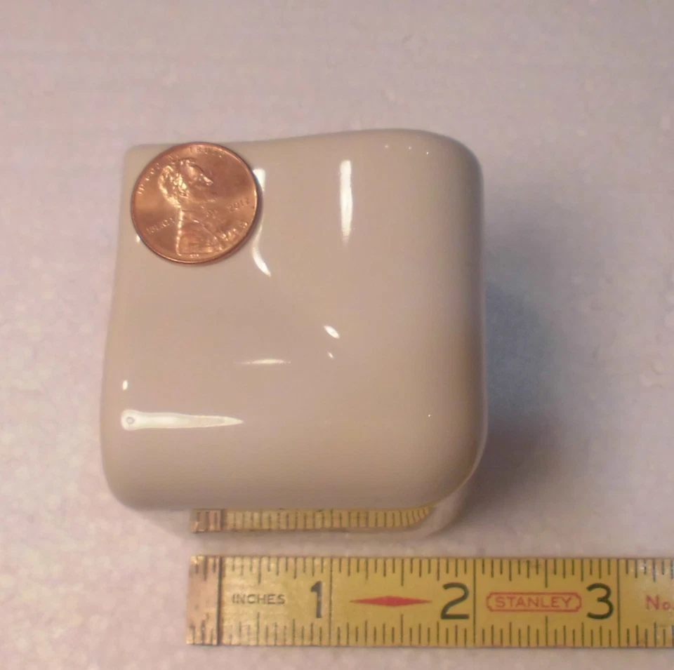 1 pc. Almendra brillante: #12: Azulejo de cerámica de esquina con tapa en V: bordes de mostrador, A.O. Foto 4 de 4