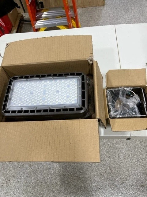 Cree Notura Flood Light - Image 3 of 4