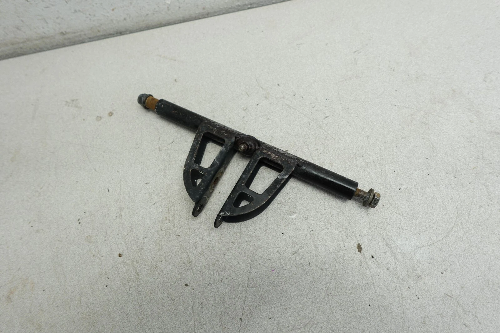 2001-2009 Ski-Doo OEM Front Pivot Mount Arm Summit Skandic Tundra Expedition