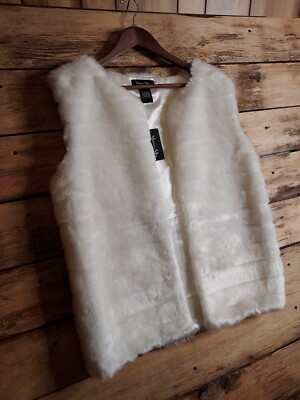 NWT - MARCUS ADLER Women's 'FAUX FUR' White FASHION VEST - OSFM