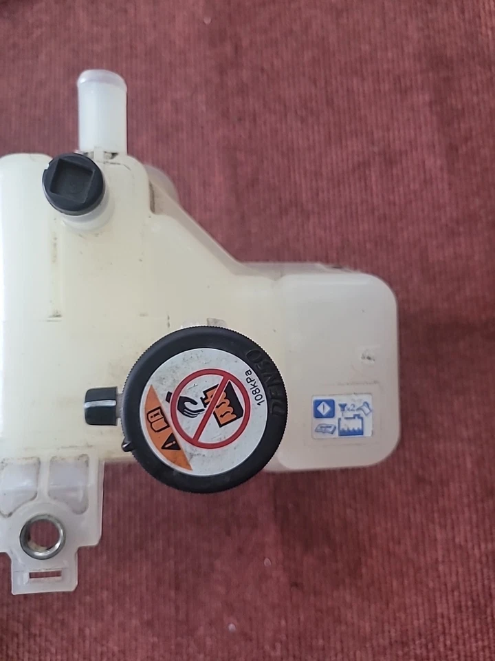 2024 Toyota Hilux GENUINE Invincible Radiator Expansion Bottle 2022 2023 2024 - Image 3 of 4