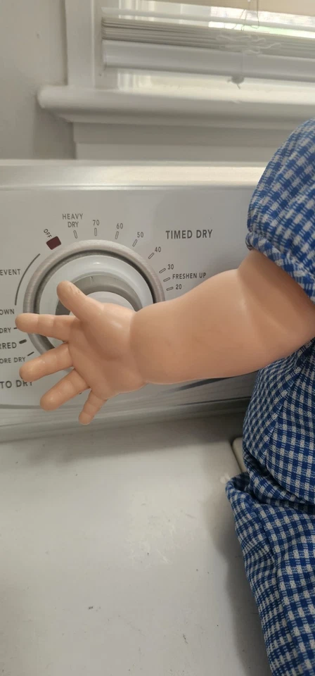 Boneca bebê vintage Egee Goldberger Babette olhos sonolentos loira 26" - Imagem 3 de 4