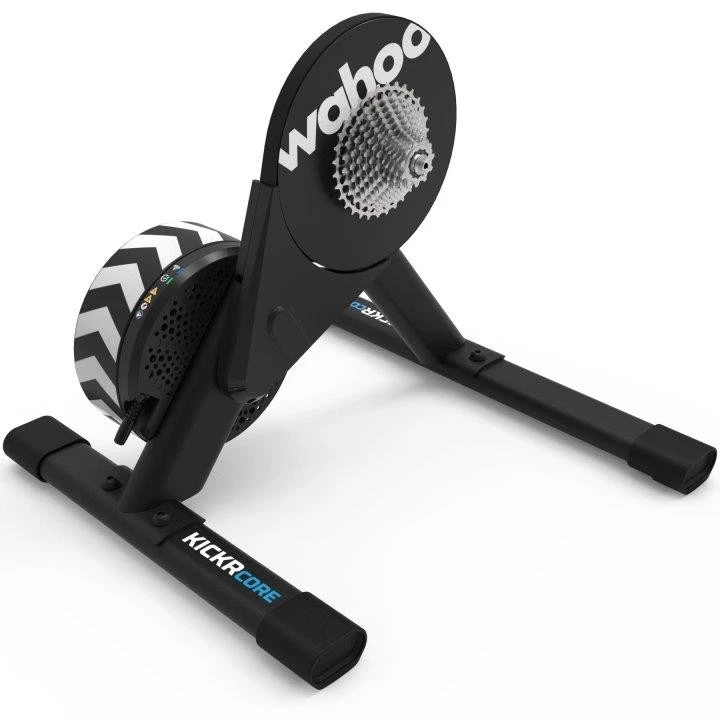 Wahoo Smart Core V2 Trainingsrolle Mit Kassette 11V 11-28D MPN WFBKTR125-11S1128 - Bild 1 von 1