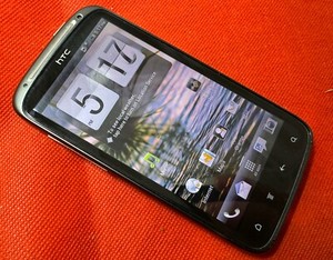 HTC Sensation Z710E Smartphone (entsperrt) - schwarzbraun