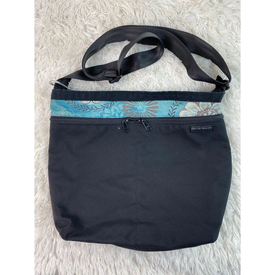 Bolso Bandolera Rose City Totes Negro Nylon Azul Floral Foto 4 de 4