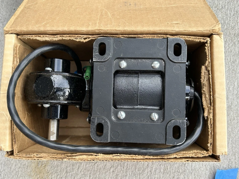 Motorreductor eléctrico Bodine NSH-33RH 115V CC 1/20 HP 1725 RPM MOTOR 568AF 175 Foto 2 de 4