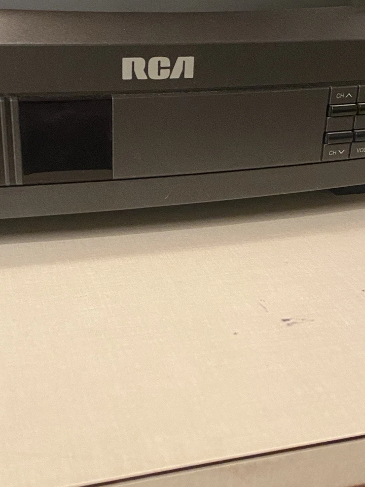 RCA XL 100 CRT 13" TV Coax Model E13200WN Retro Gaming Television - Image 3 of 4