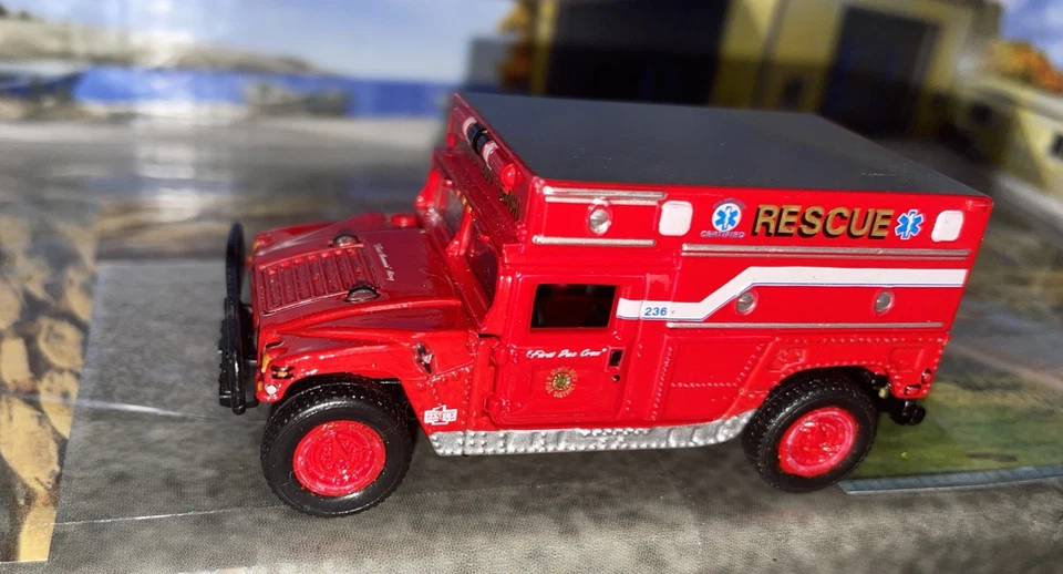 Atlantic Beach, NJ Rescue Hummer 1:64 Scale Diecast Johnny Lightning 1999 - Image 2 of 4