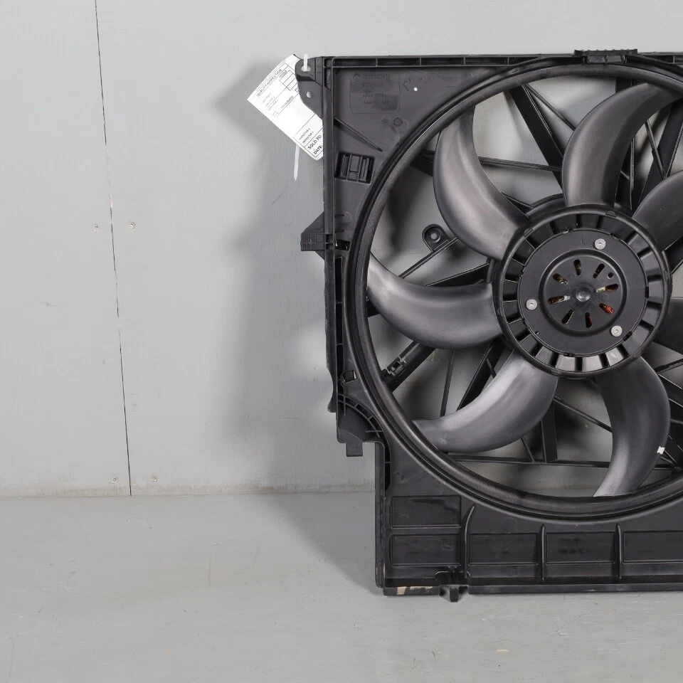 2013-2017 BMW X3 X4 2.0 Radiator Fan With Shroud 17427601176 OEM Used Foto 2 de 4