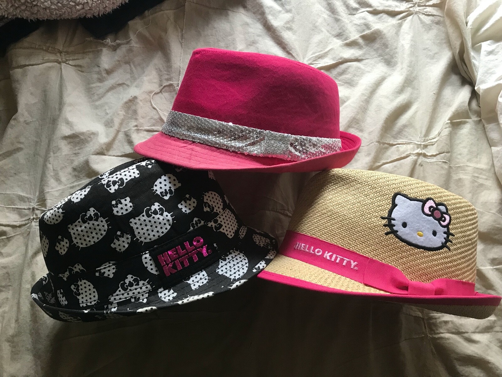 Купить Hello Kitty Fedora Б/У на 