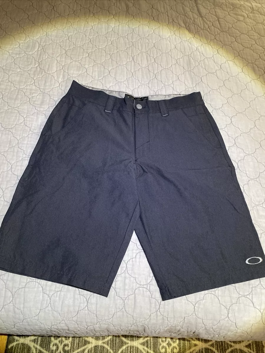 Oakley take 2.5 sales golf shorts